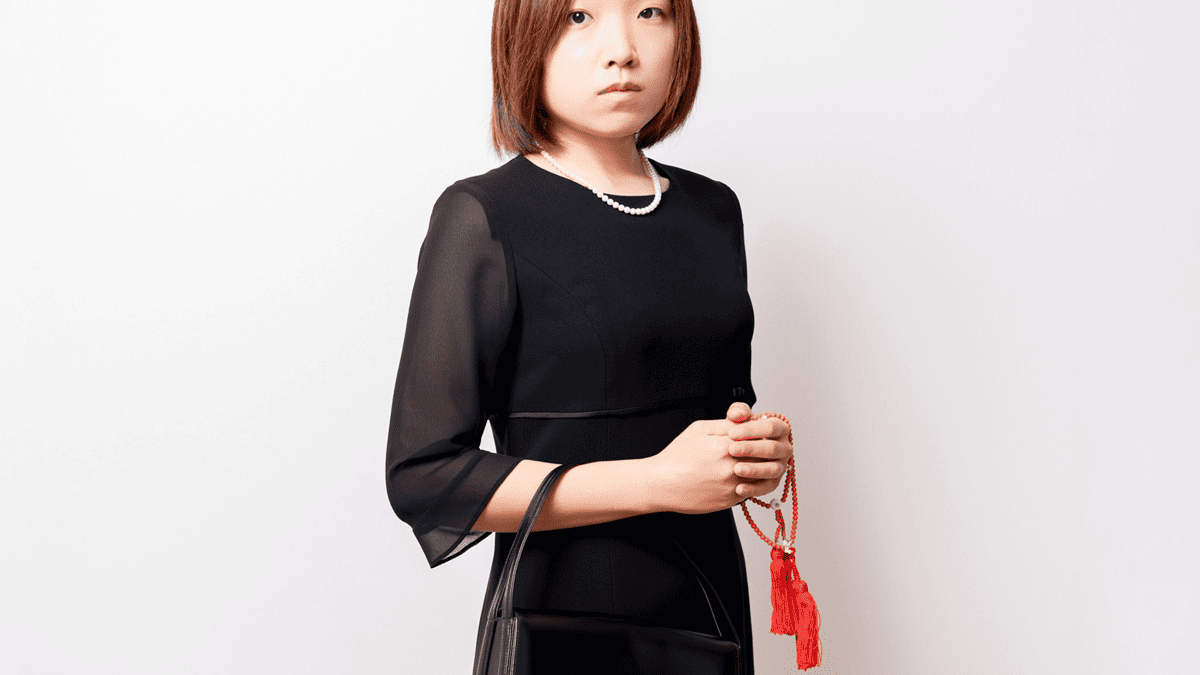 喪服の女性